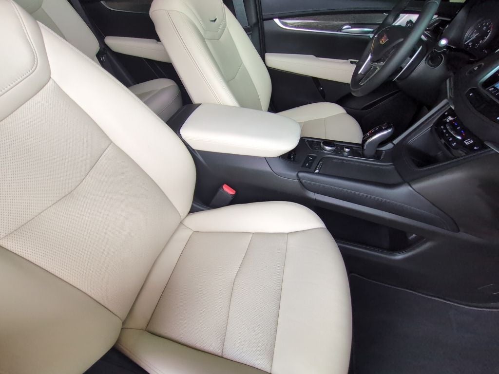2025 Cadillac XT5 Sport