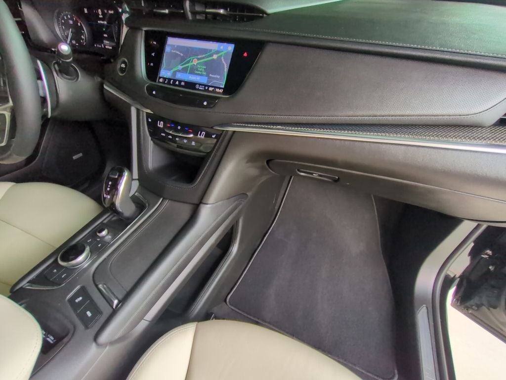 2025 Cadillac XT5 Sport