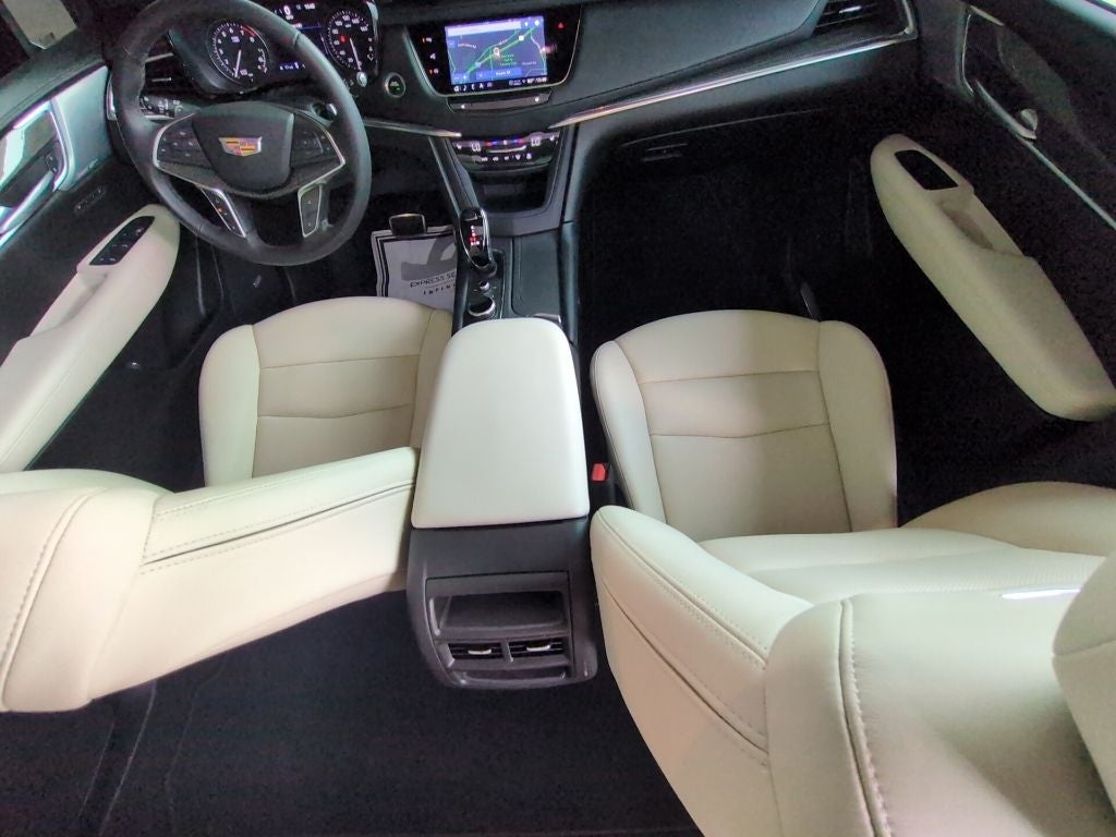 2025 Cadillac XT5 Sport