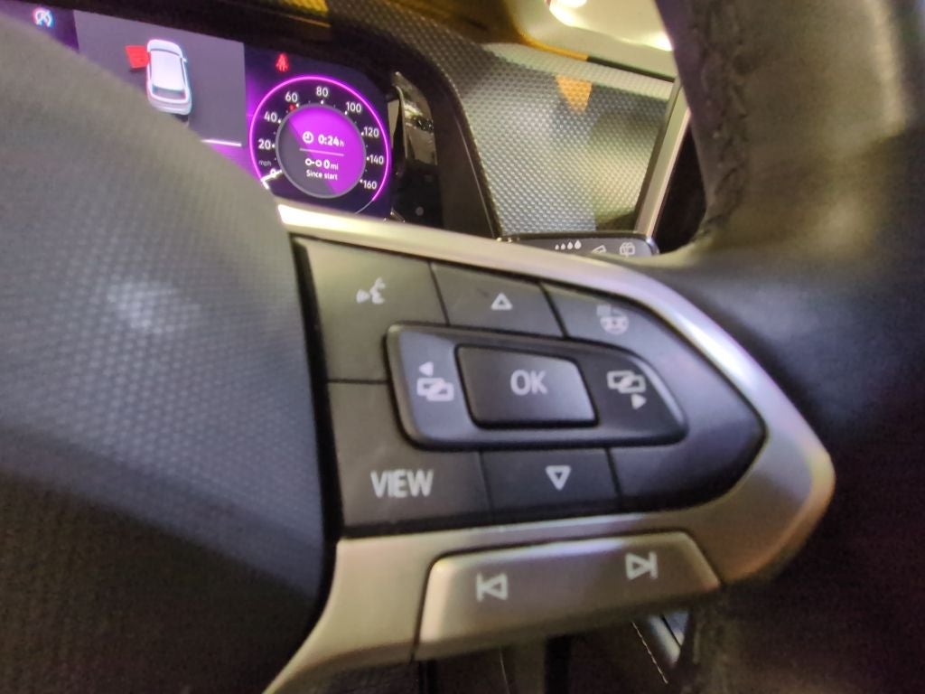 2024 Volkswagen Atlas Cross Sport 2.0T SEL R-Line