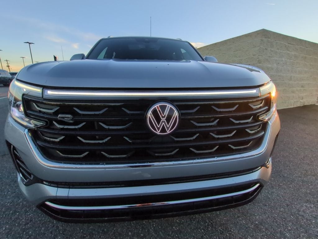 2024 Volkswagen Atlas Cross Sport 2.0T SEL R-Line