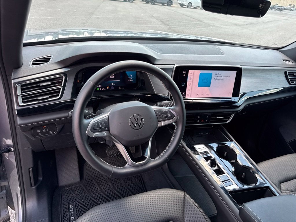 2026 Volkswagen Atlas Cross Sport 2.0T SE w/Technology