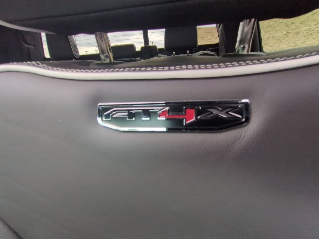 2025 GMC Sierra 1500 AT4X