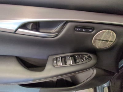 2023 INFINITI QX50 LUXE FWD