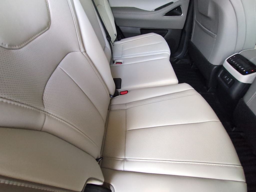 2027 INFINITI QX60 Luxe FWD