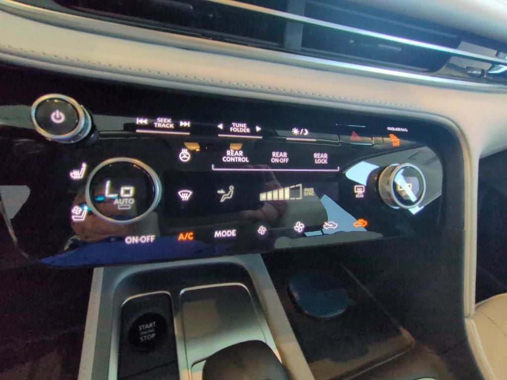 2027 INFINITI QX60 Luxe FWD