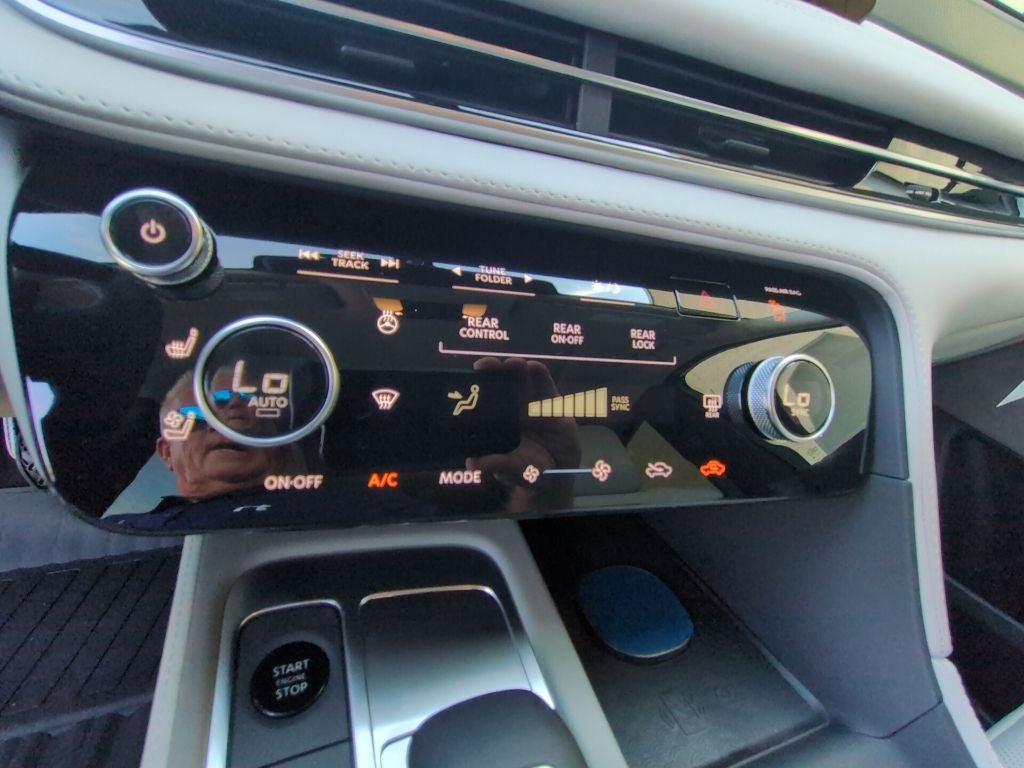 2027 INFINITI QX60 Luxe FWD