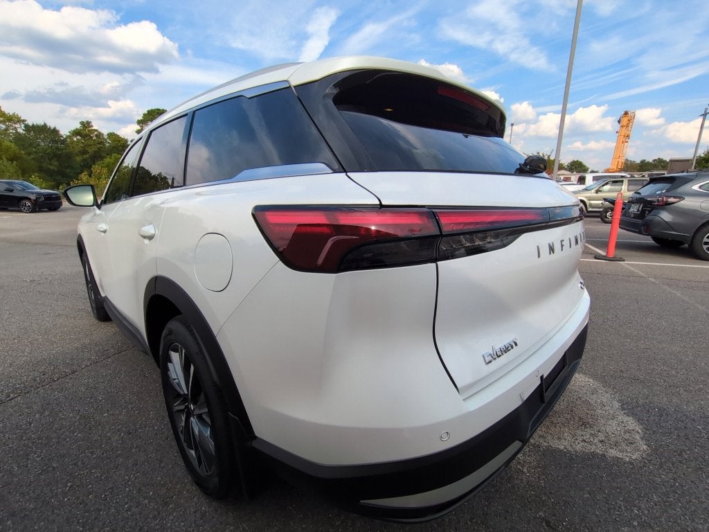2027 INFINITI QX60 Luxe FWD