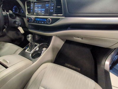 2019 Toyota Highlander LE