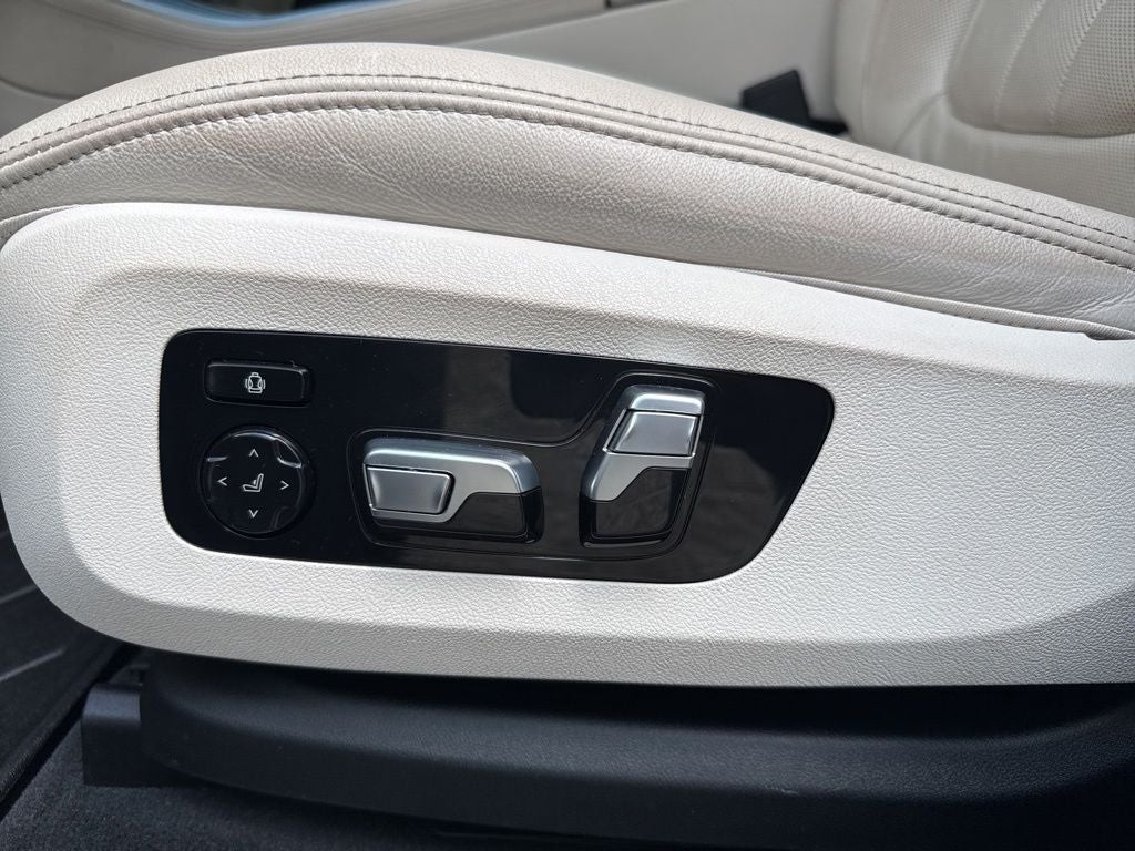 2021 BMW X5 M50i