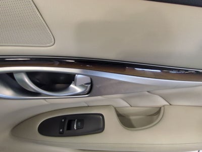 2015 INFINITI Q70 5.6X