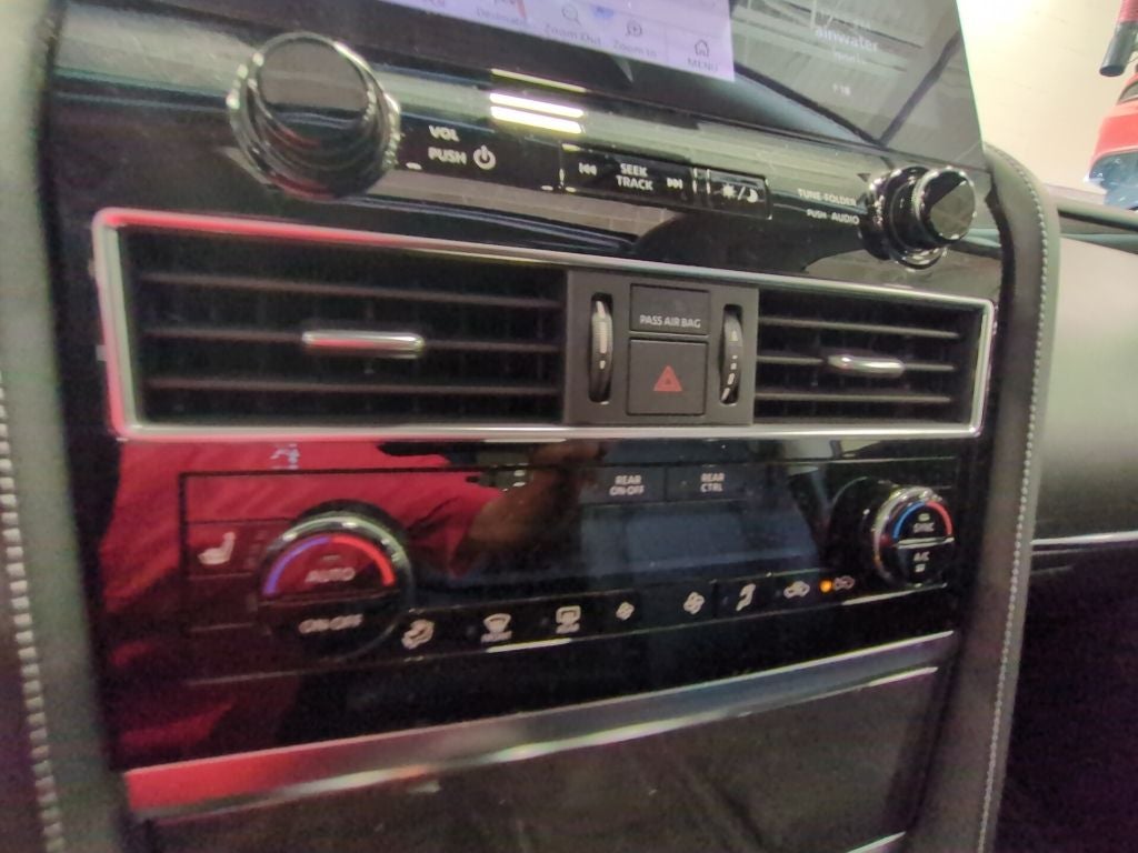 2023 INFINITI QX80 LUXE 4WD