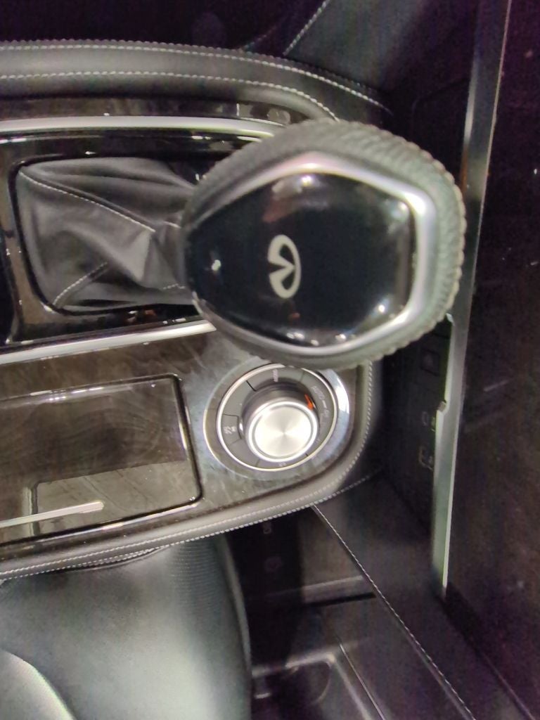 2024 INFINITI QX80 LUXE 4WD