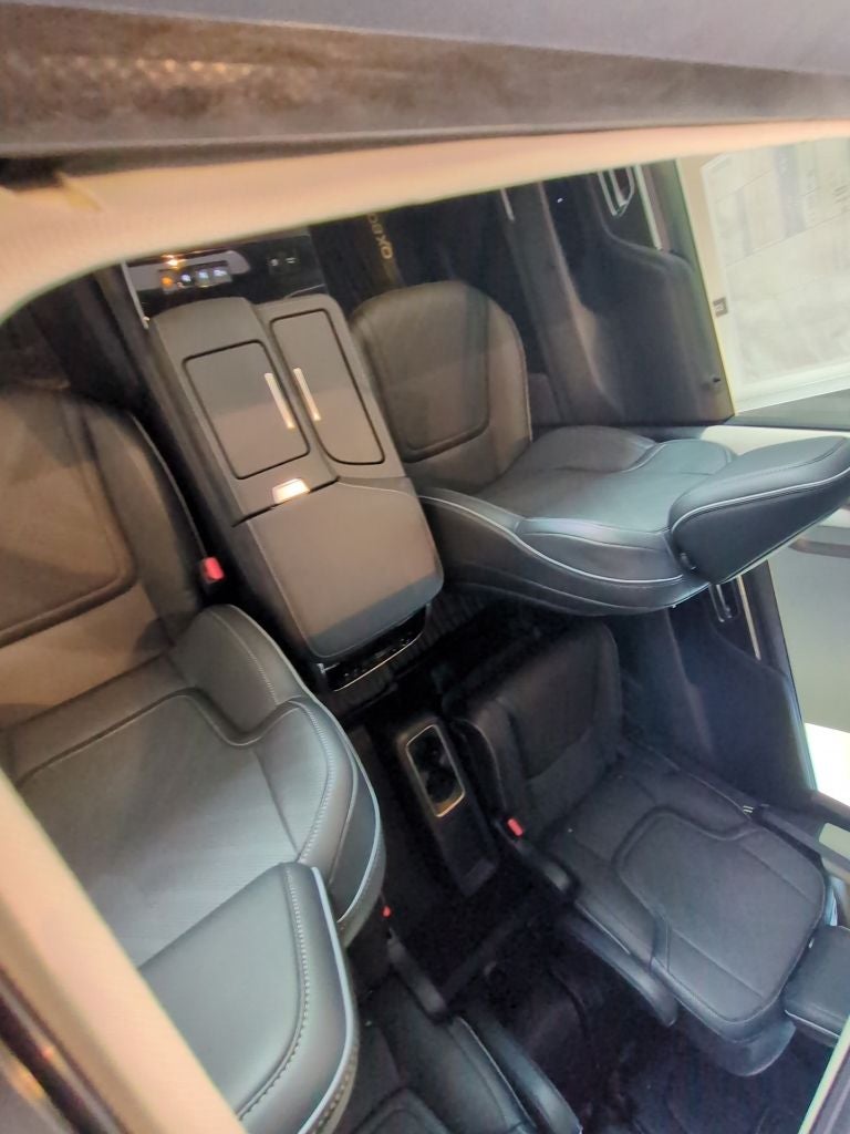 2027 INFINITI QX80 Luxe 2WD