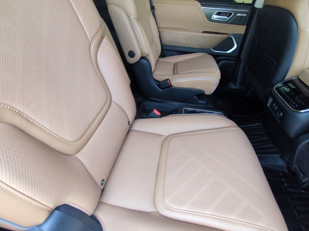 2027 INFINITI QX80 Luxe 2WD
