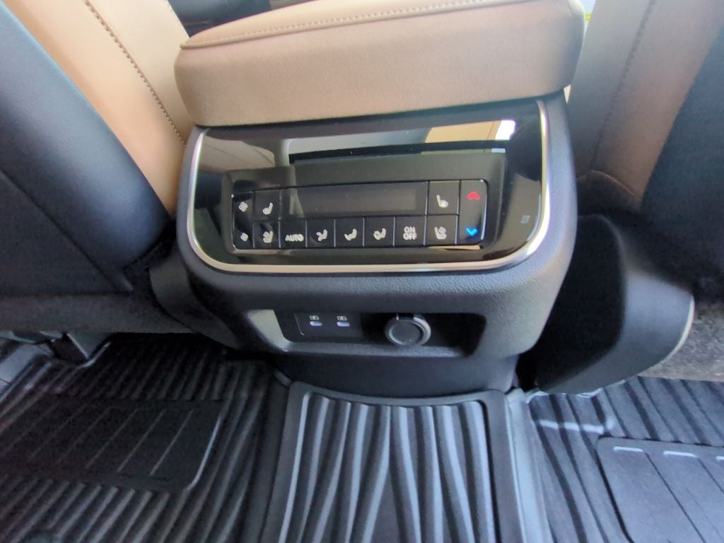 2027 INFINITI QX80 Luxe 2WD