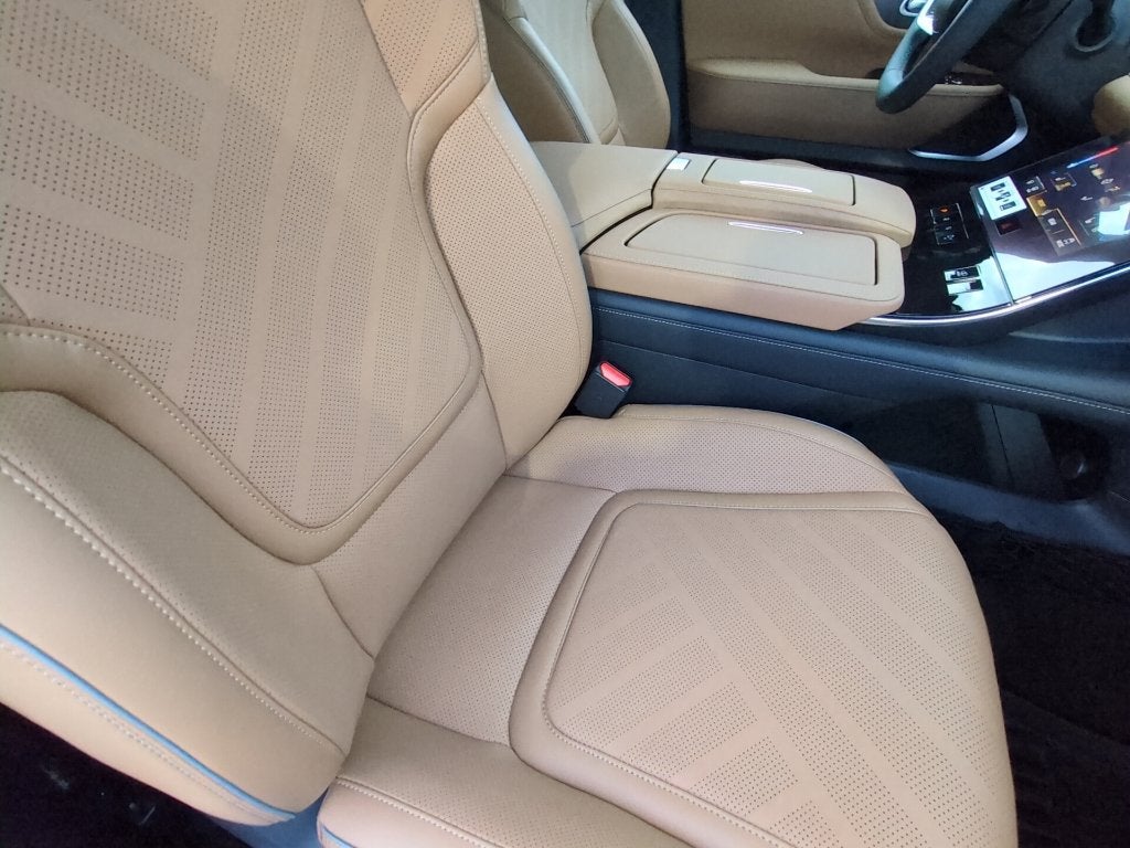 2027 INFINITI QX80 Luxe 2WD