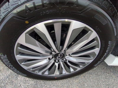 2027 INFINITI QX80 Luxe 2WD