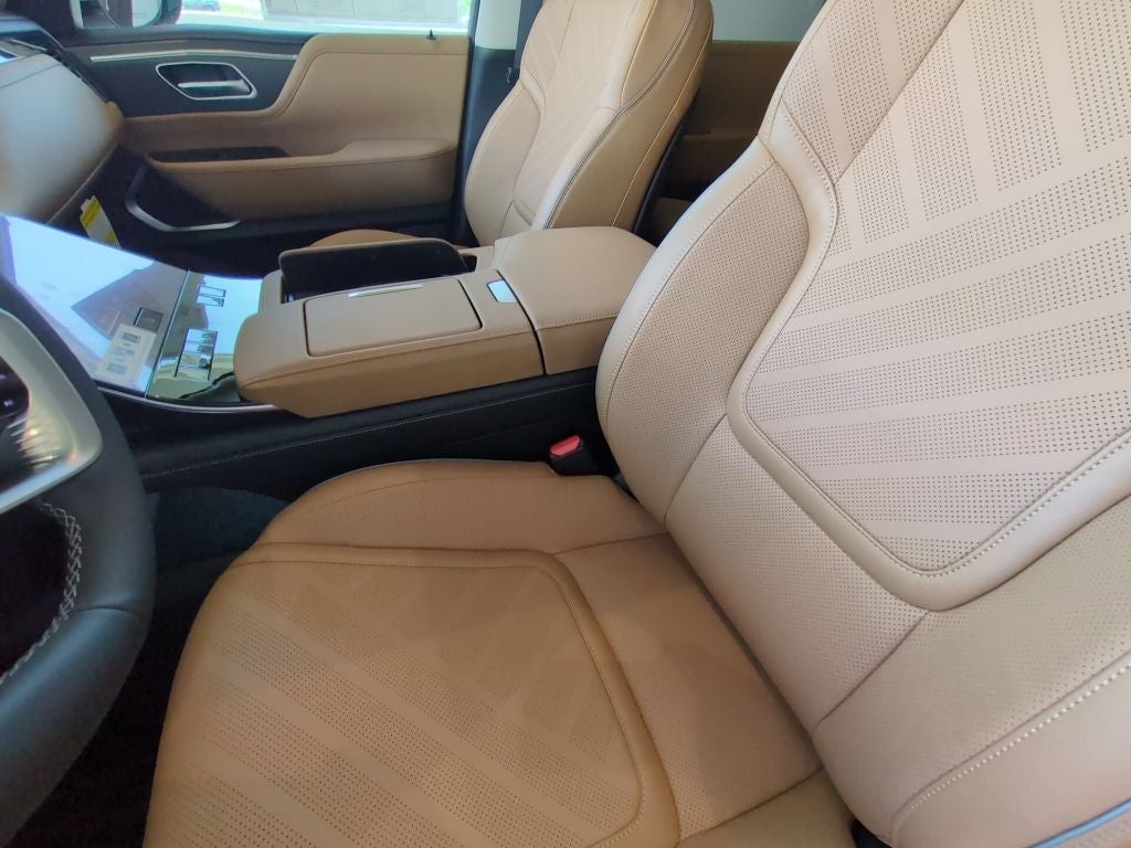 2027 INFINITI QX80 Luxe 2WD