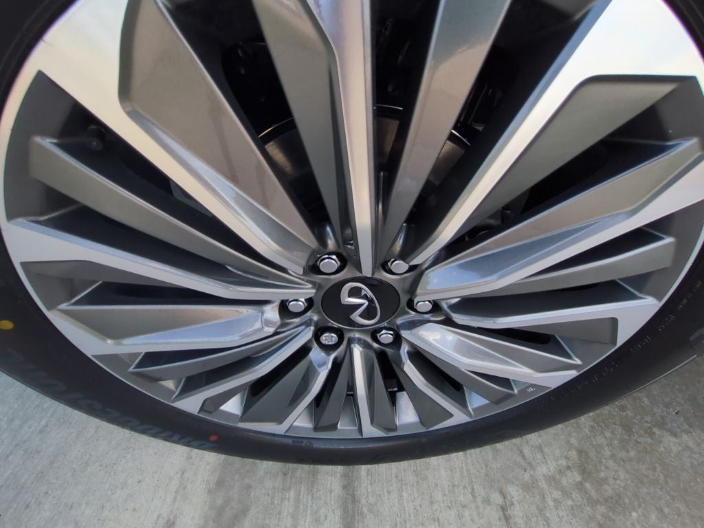 2027 INFINITI QX80 Luxe 2WD