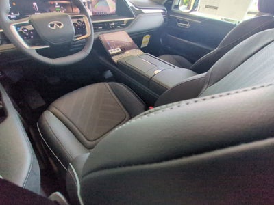2027 INFINITI QX80 LUXE