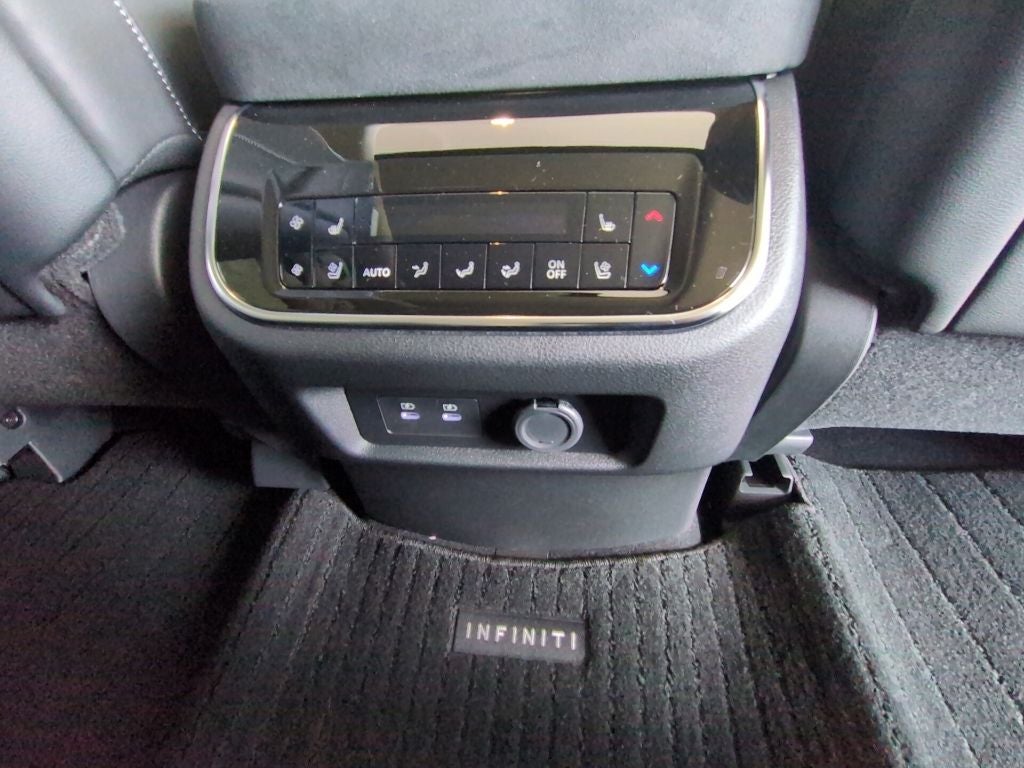 2027 INFINITI QX80 LUXE