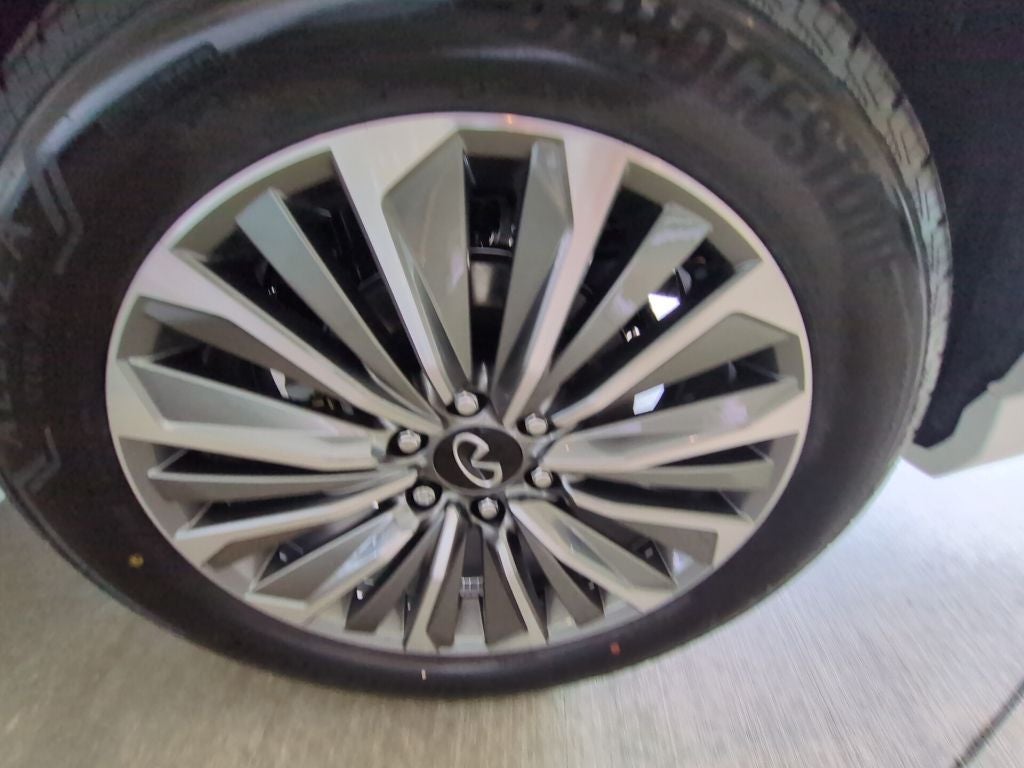 2027 INFINITI QX80 LUXE