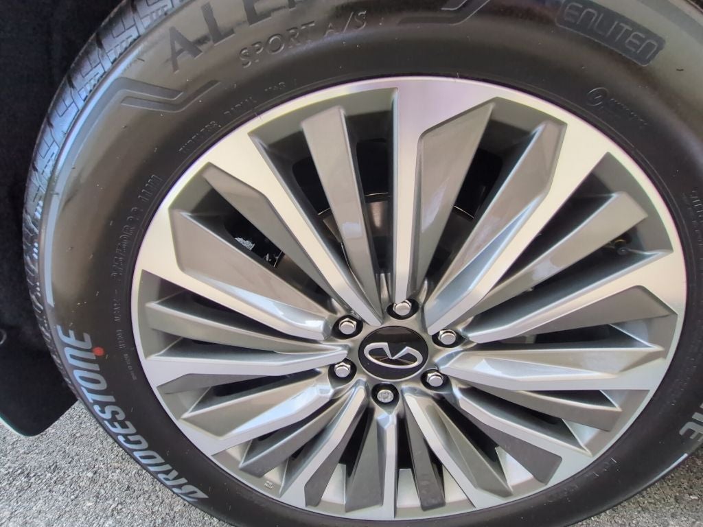 2027 INFINITI QX80 Luxe 2WD
