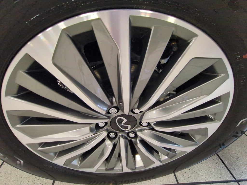 2027 INFINITI QX80 Luxe 2WD