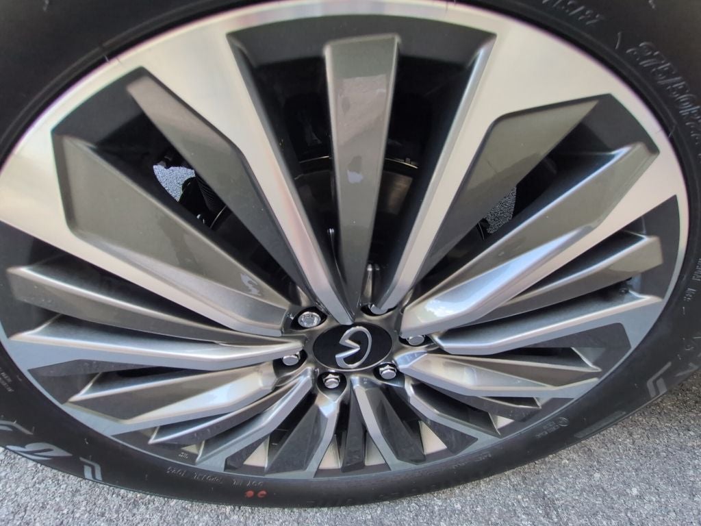 2027 INFINITI QX80 Luxe 4WD