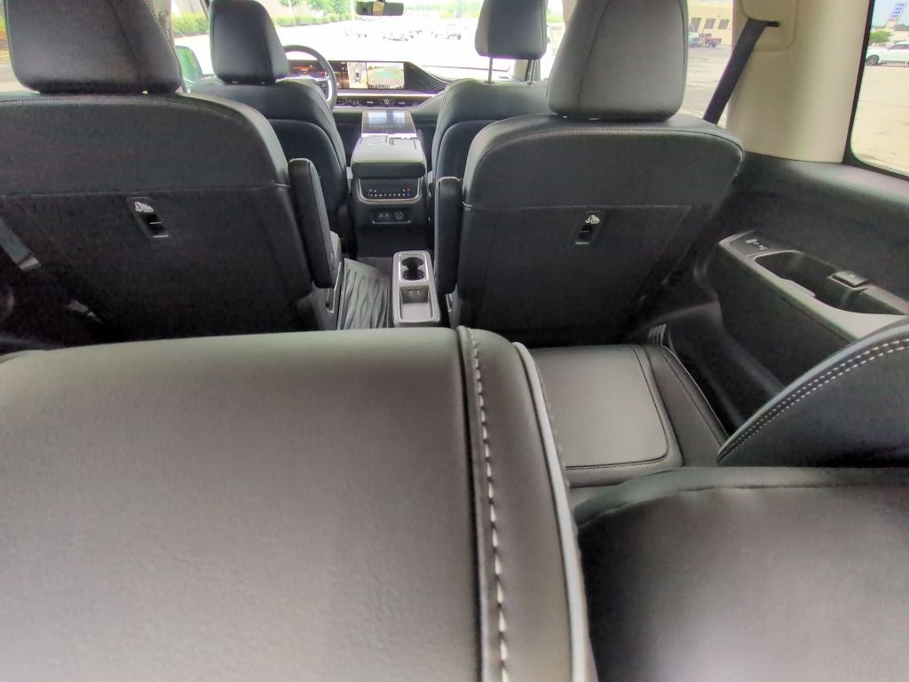 2027 INFINITI QX80 Luxe 4WD
