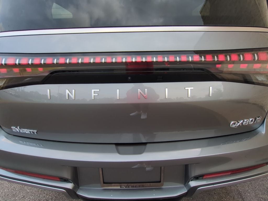 2026 INFINITI QX80 LUXE