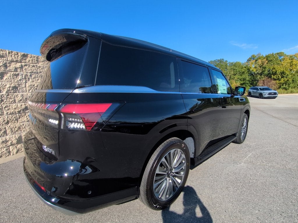 2027 INFINITI QX80 Luxe 4WD