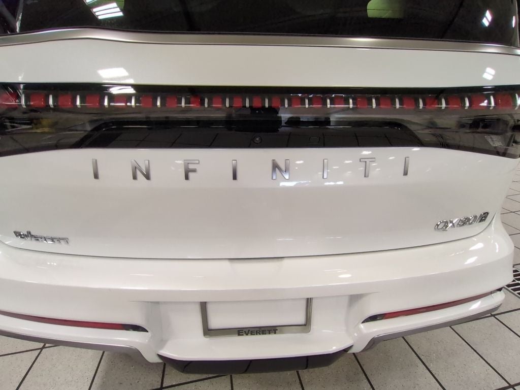 2026 INFINITI QX80 LUXE