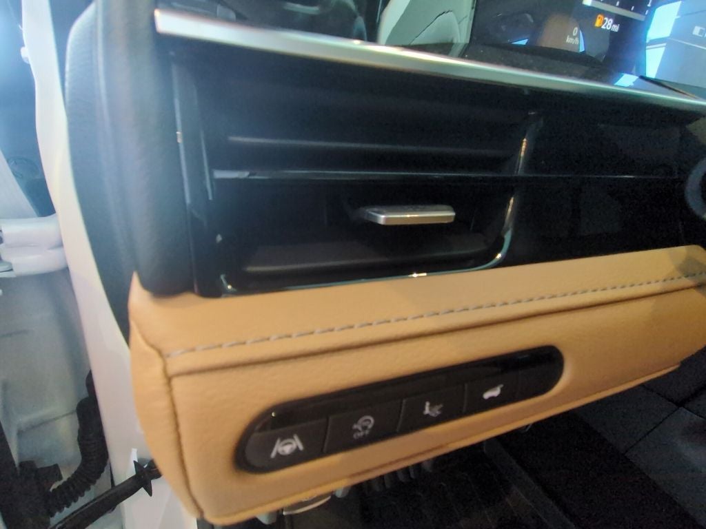 2027 INFINITI QX80 Luxe 4WD