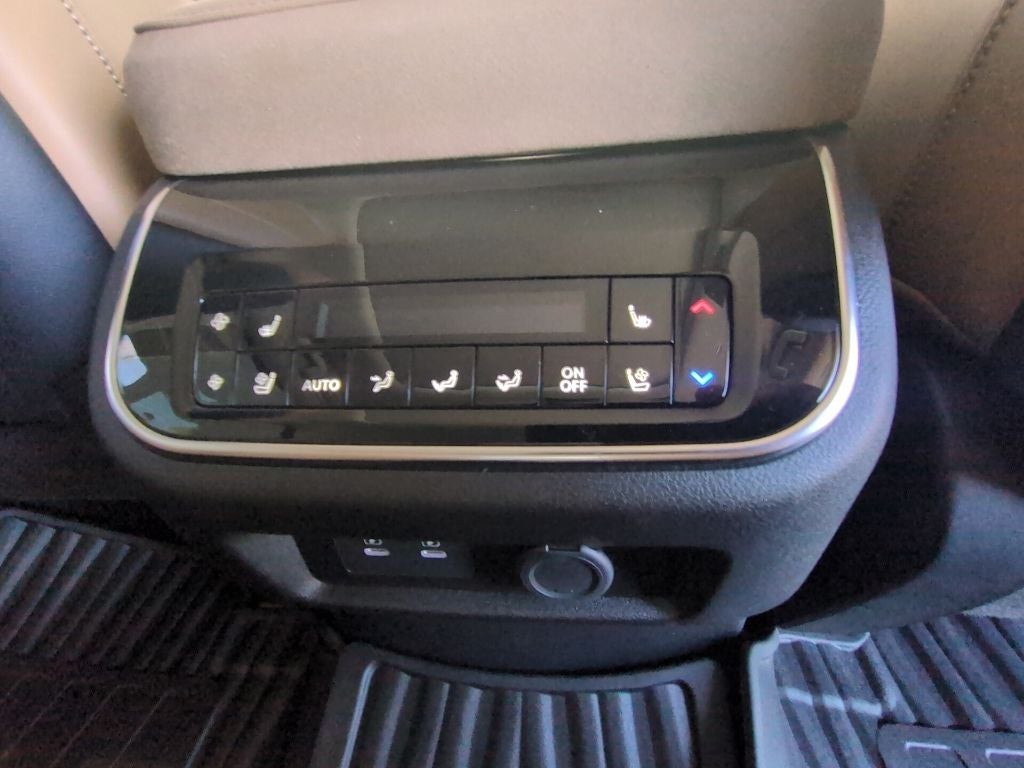 2027 INFINITI QX80 Luxe 4WD