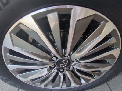 2027 INFINITI QX80 Luxe 4WD