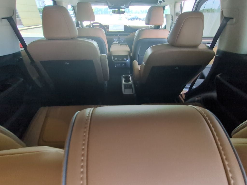2027 INFINITI QX80 Luxe 4WD