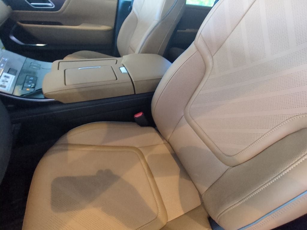 2027 INFINITI QX80 Luxe 4WD