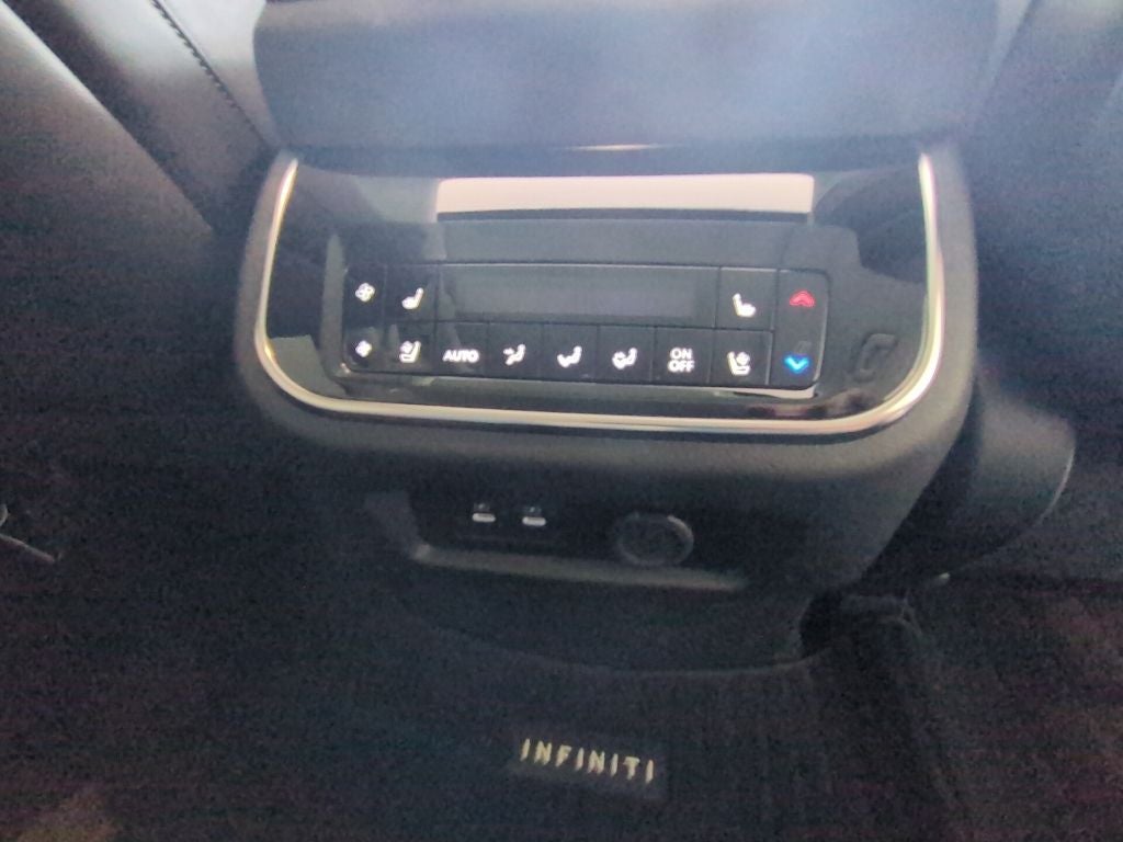 2027 INFINITI QX80 Luxe 4WD