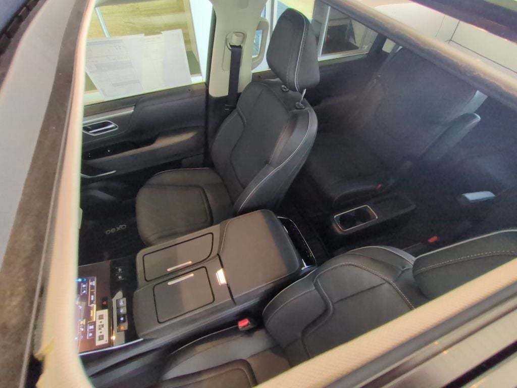 2027 INFINITI QX80 Luxe 4WD