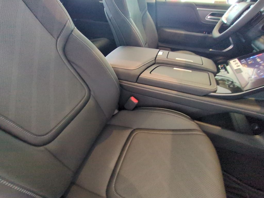 2027 INFINITI QX80 Luxe 4WD