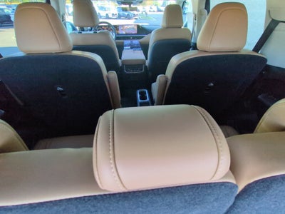 2027 INFINITI QX80 Luxe 4WD