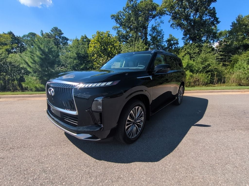 2027 INFINITI QX80 Luxe 4WD
