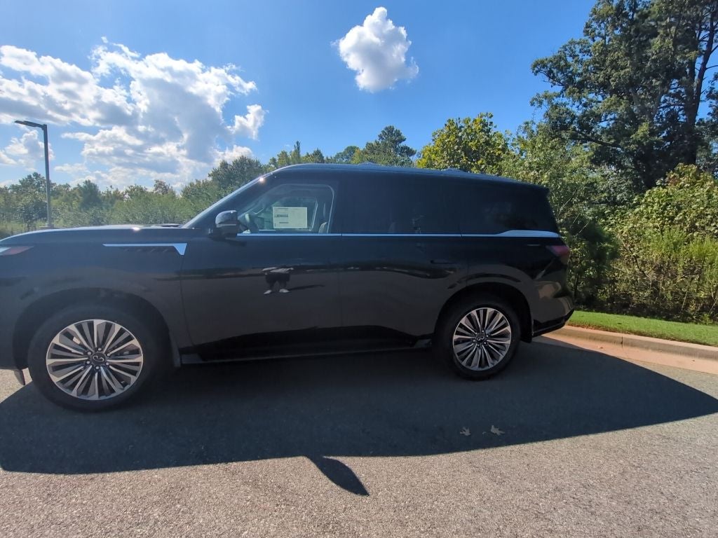 2027 INFINITI QX80 Luxe 4WD