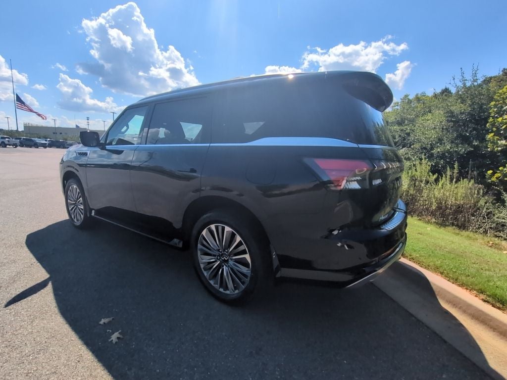 2027 INFINITI QX80 Luxe 4WD