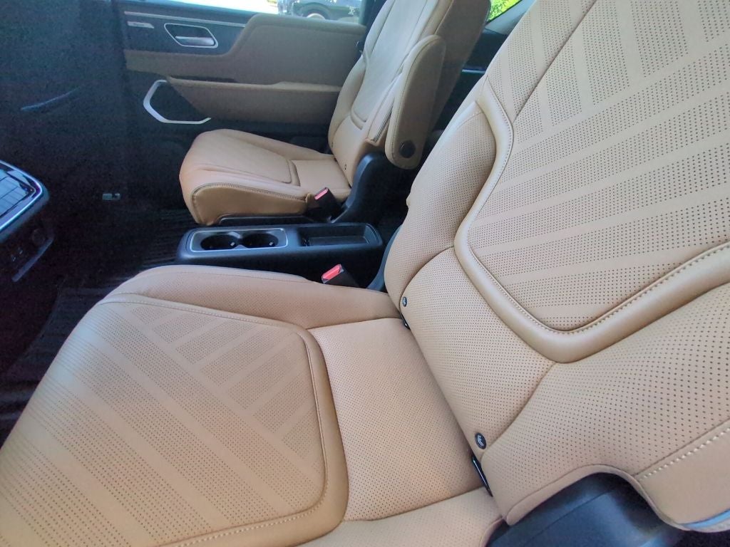 2027 INFINITI QX80 Luxe 4WD