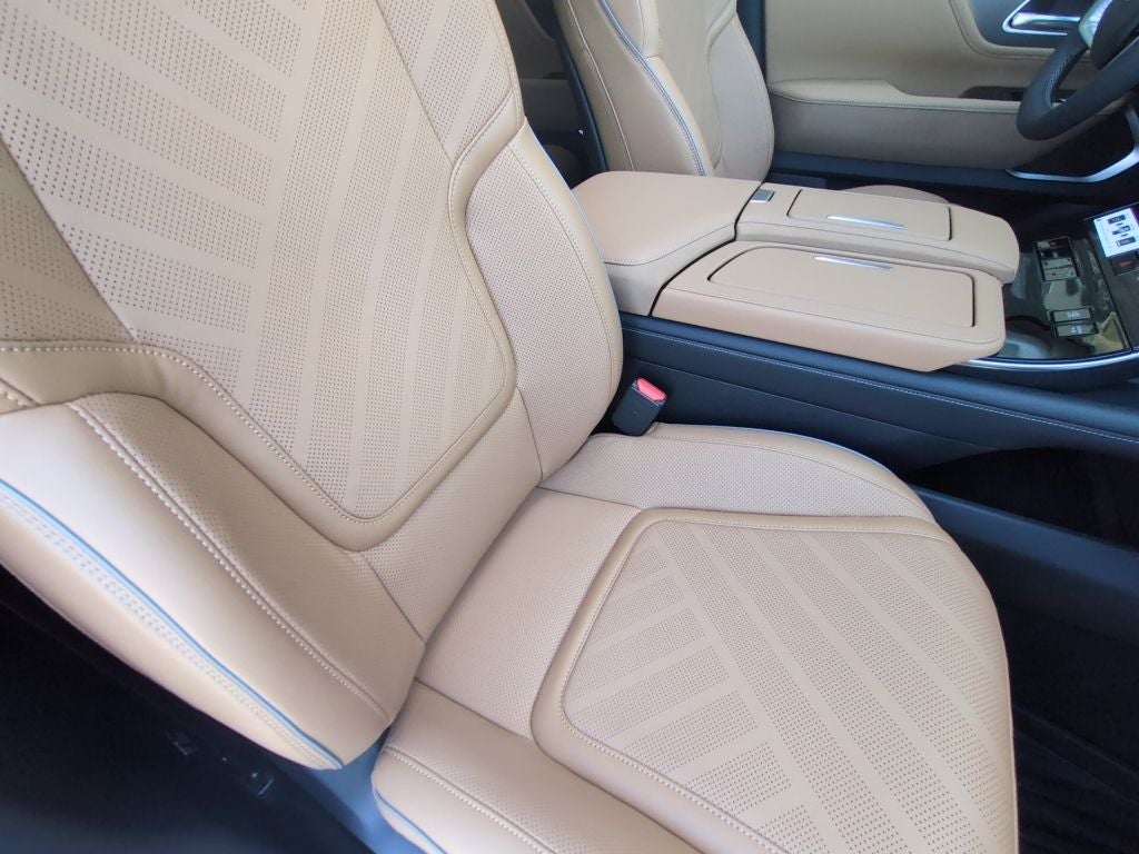 2027 INFINITI QX80 Luxe 4WD