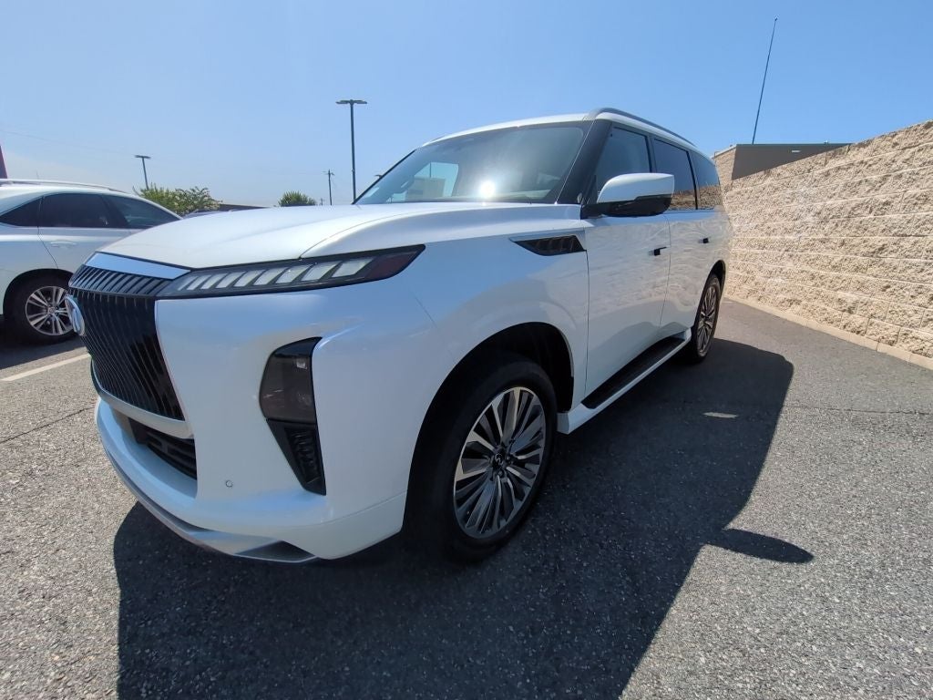 2027 INFINITI QX80 Luxe 4WD