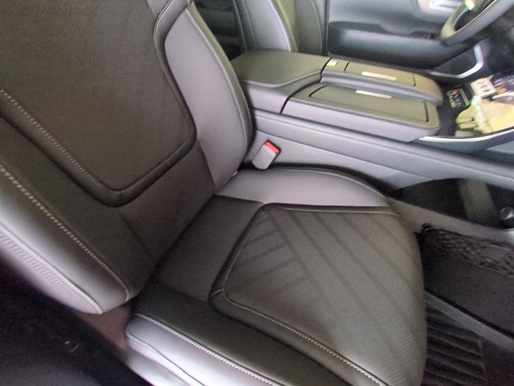 2027 INFINITI QX80 Luxe 4WD